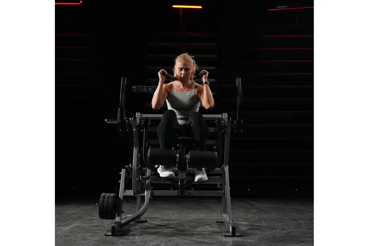 Hammer Strength Plate-Loaded Abdominal Oblique Crunch