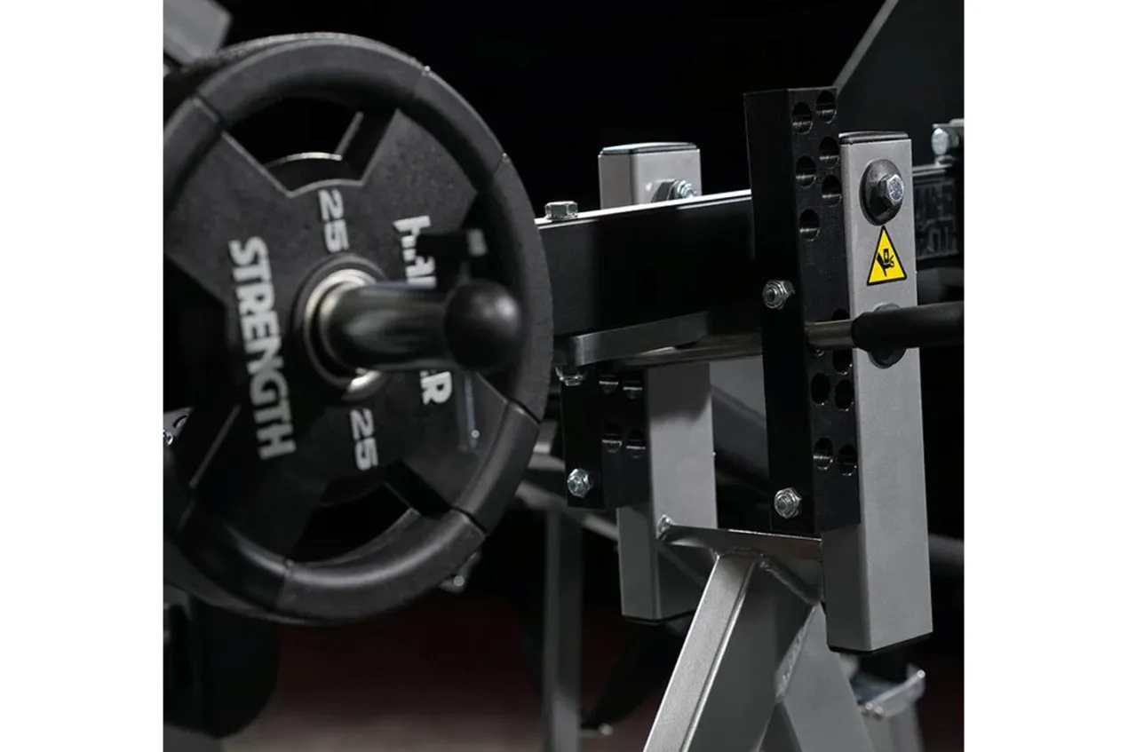 Hammer Strength Plate-Loaded Iso-Lateral Leg Extension