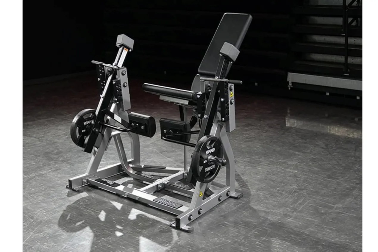 Hammer Strength Plate-Loaded Iso-Lateral Leg Extension