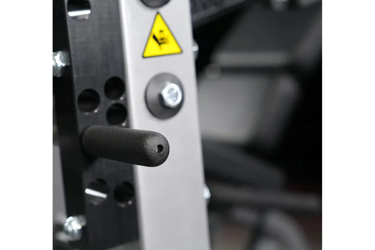 Hammer Strength Plate-Loaded Iso-Lateral Leg Extension