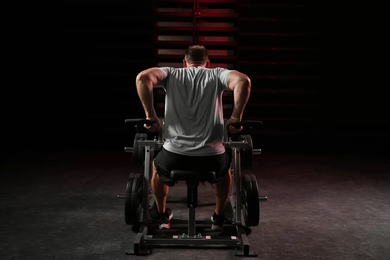 Hammer Strength Plate-Loaded Seated Dip