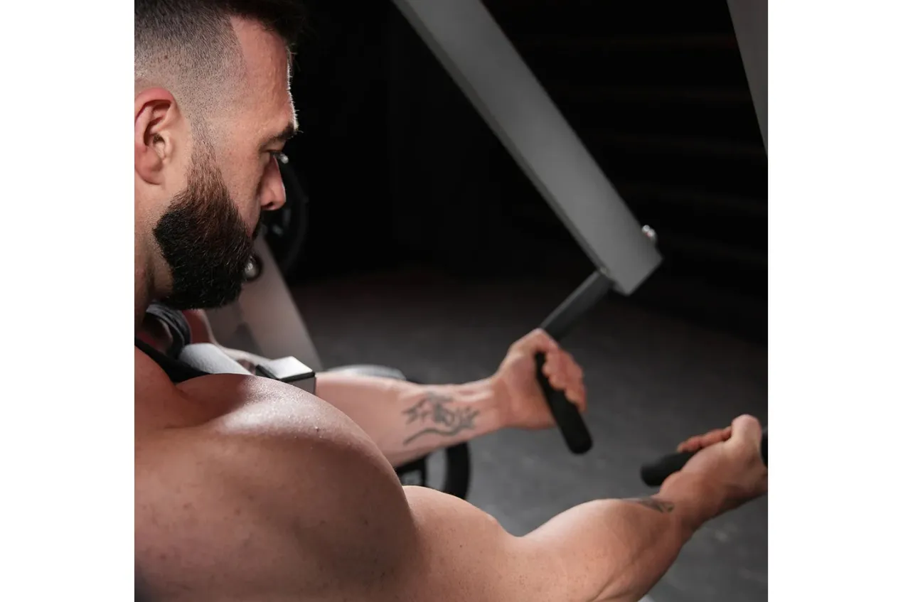 Hammer Strength Plate-Loaded Iso-Lateral D.Y. Row