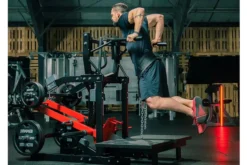 Hammer Strength Plate-Loaded Belt Squat Machine