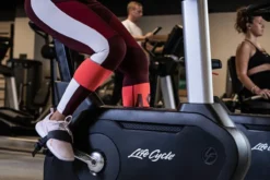 Life Fitness Club Series + (Plus) Upright Lifecycle Bike