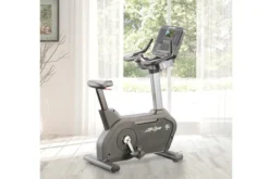 Life Fitness Club Series + (Plus) Upright Lifecycle Bike