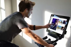 NordicTrack S22i Commercial Studio Bike (🏃IN-STORE SPECIAL)